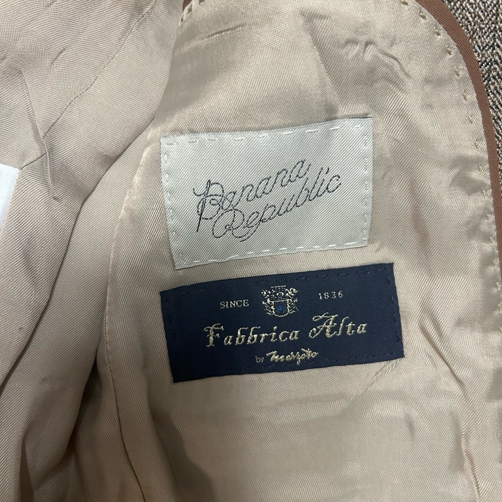 Banana Republic Neutral Plaid Wool-Blend Blazer - Picture 3 of 15